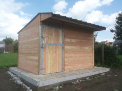 Box pour chevaux en bois Douglas 3x3m